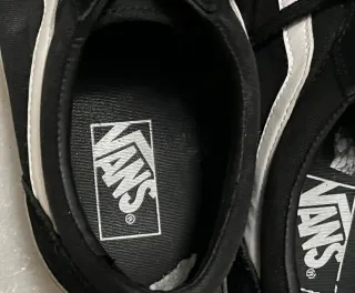 Deportivas Vans Negras y Blancas