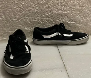 Deportivas Vans Negras y Blancas
