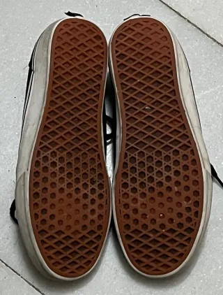 Deportivas Vans Negras y Blancas