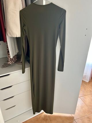 Vestido Zara verde militar manga larga