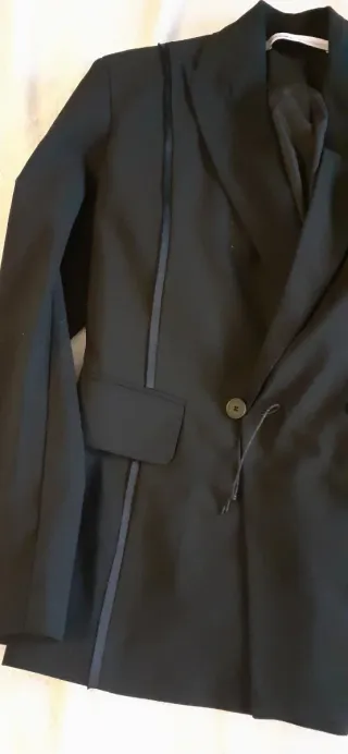 Americana Bershka oversize negra a estrenar