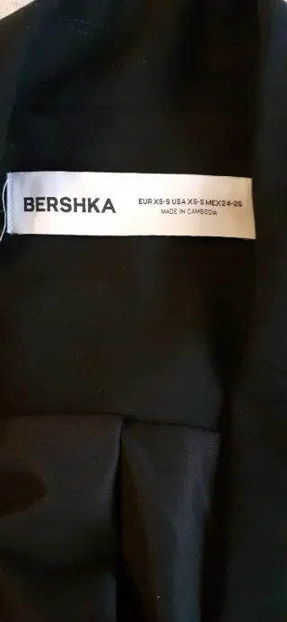 Americana Bershka oversize negra a estrenar