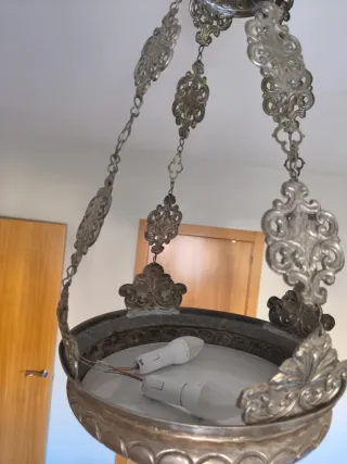 Lámpara aceitera votiva de metal