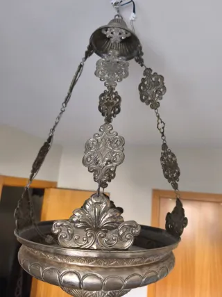 Lámpara aceitera votiva de metal