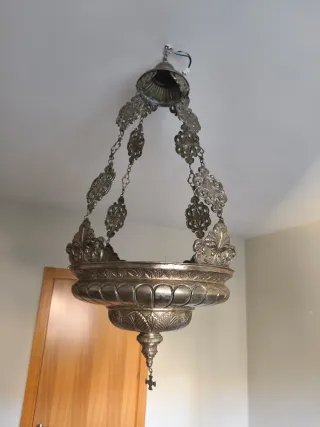 Lámpara aceitera votiva de metal