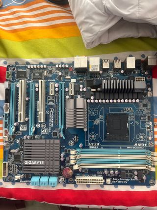 Gigabyte GA-990XA-UD3 AM3+ DDR3