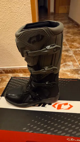 Botas Enduro Motocross Negras y Grises