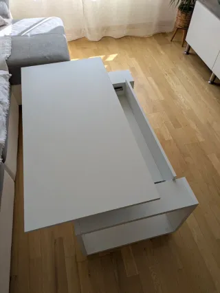 Mesa auxiliar elevable con ruedas