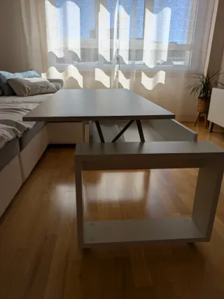 Mesa auxiliar elevable con ruedas