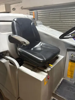 Fregadora Industrial Nilfisk BR 1100S