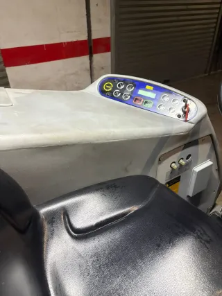 Fregadora Industrial Nilfisk BR 1100S