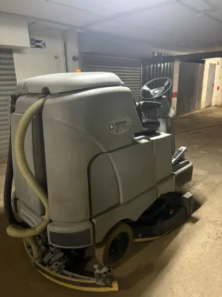 Fregadora Industrial Nilfisk BR 1100S