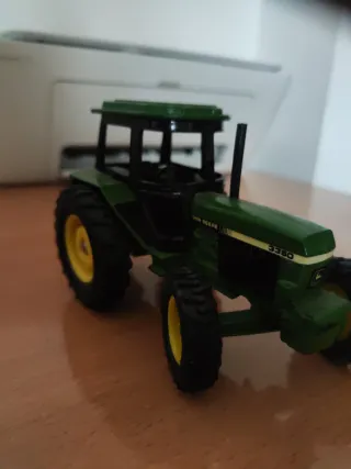 Tractor John Deere 3350 miniatura 1/32