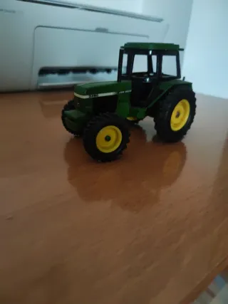 Tractor John Deere 3350 miniatura 1/32
