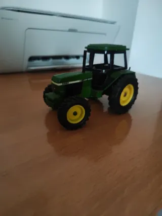 Tractor John Deere 3350 miniatura 1/32