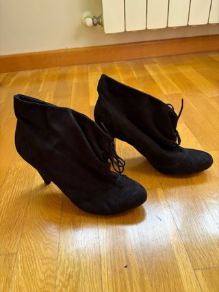 Botines negros tacón