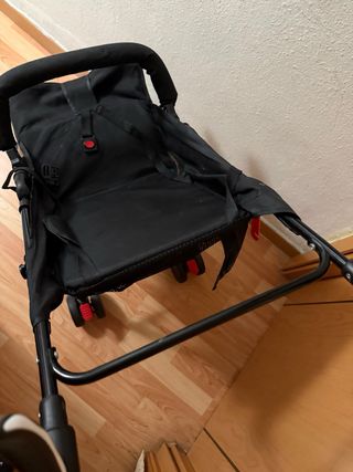 Carrito de bebé negro