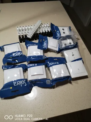 Lote interruptores y regletas Solera