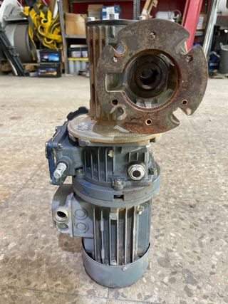 Motor Eléctrico con Reductor