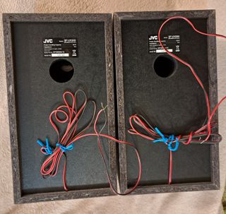 Bafles Negros JVC, Modelo "UX-GN5"