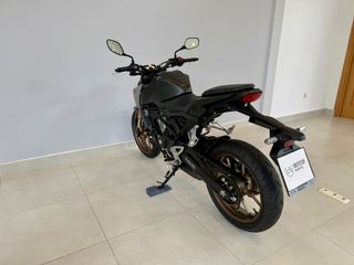 Honda CB 125R