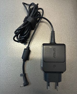 Asus EeePC 1001PX 10.1 2GB RAM 128GB SSD Win. 10