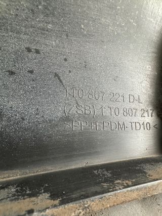 Defensa Touran 2008 Xenon