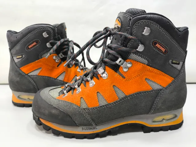Botas de montaña Meindl naranja y gris