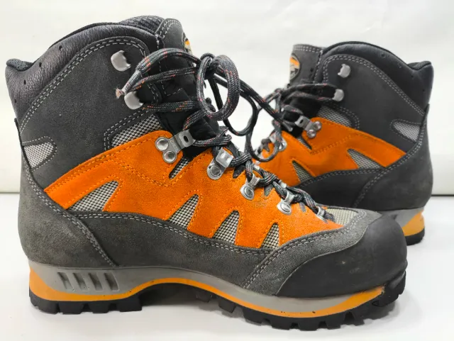Botas de montaña Meindl naranja y gris