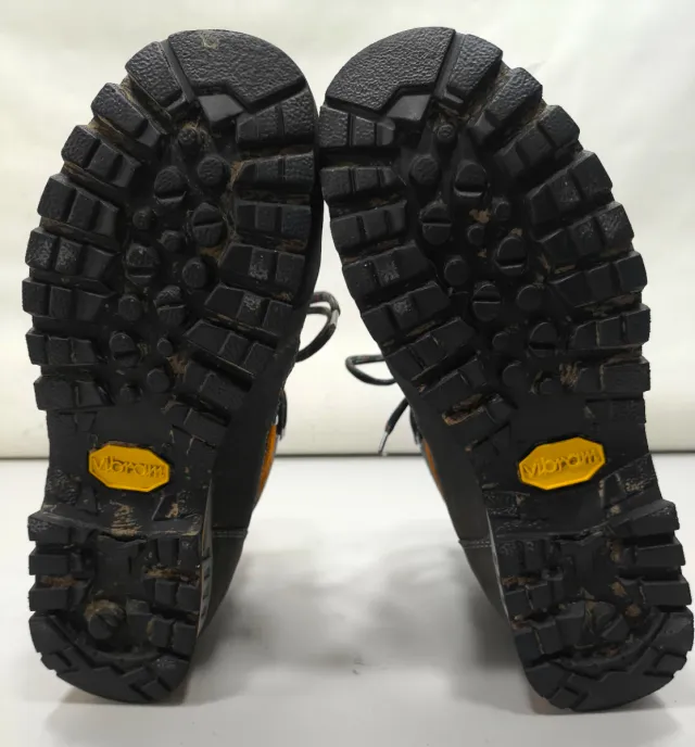 Botas de montaña Meindl naranja y gris