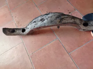 Jou antic de madera y metal