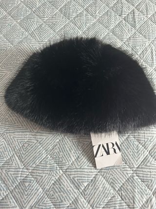 Gorro casquete efecto pelo ZARA
