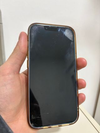 iPhone 13 Azul 128GB Pantalla Dañada, bateria 81%