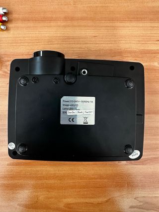 Proyector LED Negro 1200 lumenes.