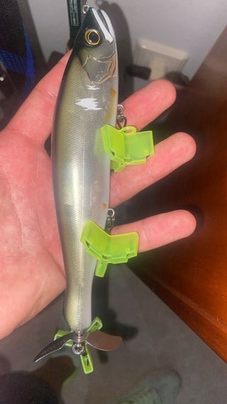 Señuelo de pesca Kaiten flotante y spiralminow