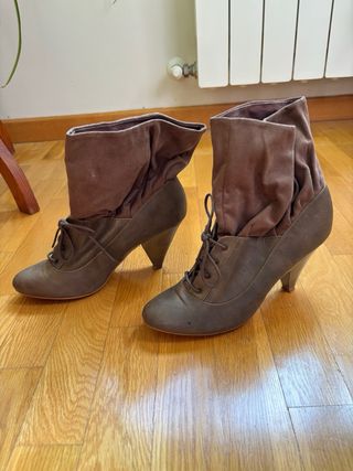 Botines marrones con cordones