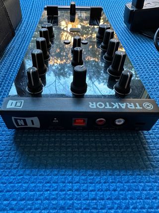 Native Instruments Traktor Kontrol X1