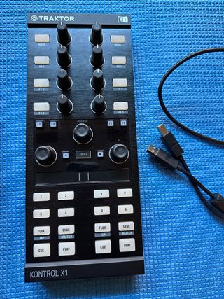Native Instruments Traktor Kontrol X1