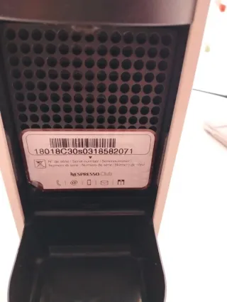 Cafetera Krups Nespresso Blanca