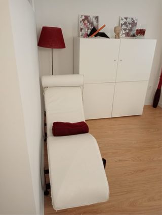 Diván blanco , muy bonito diseño