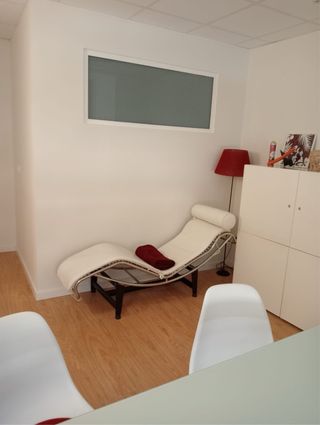 Diván blanco , muy bonito diseño