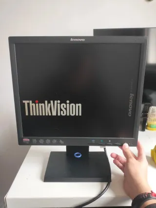 PC Medion Negro + Monitor + Teclado