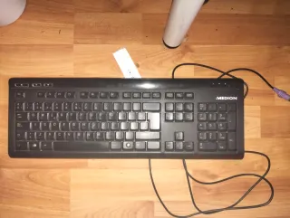 PC Medion Negro + Monitor + Teclado