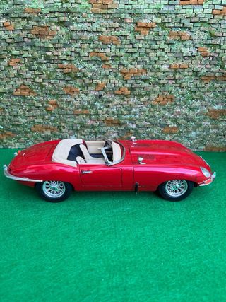 Jaguar E-Type (1961) - Bburago - escala 1:18