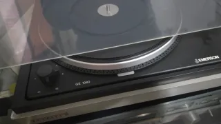 Torre de Sonido Emerson y Sony con Tocadiscos