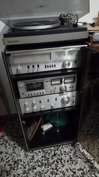 Torre de Sonido Emerson y Sony con Tocadiscos