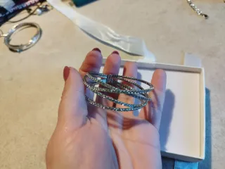 Bracciale rigido con strass