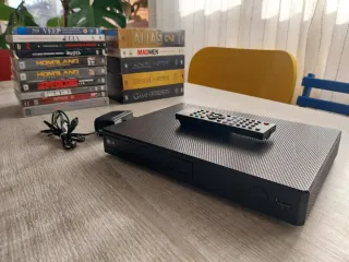 Reproductor Blu-ray LG BP250 + Películas