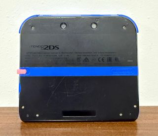 Nintendo 2DS Console Nera/Blu + FIFA 15 Completo