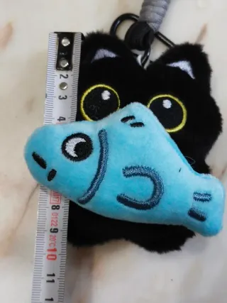 Llavero Gatito Negro con Pez Azul Peluche
